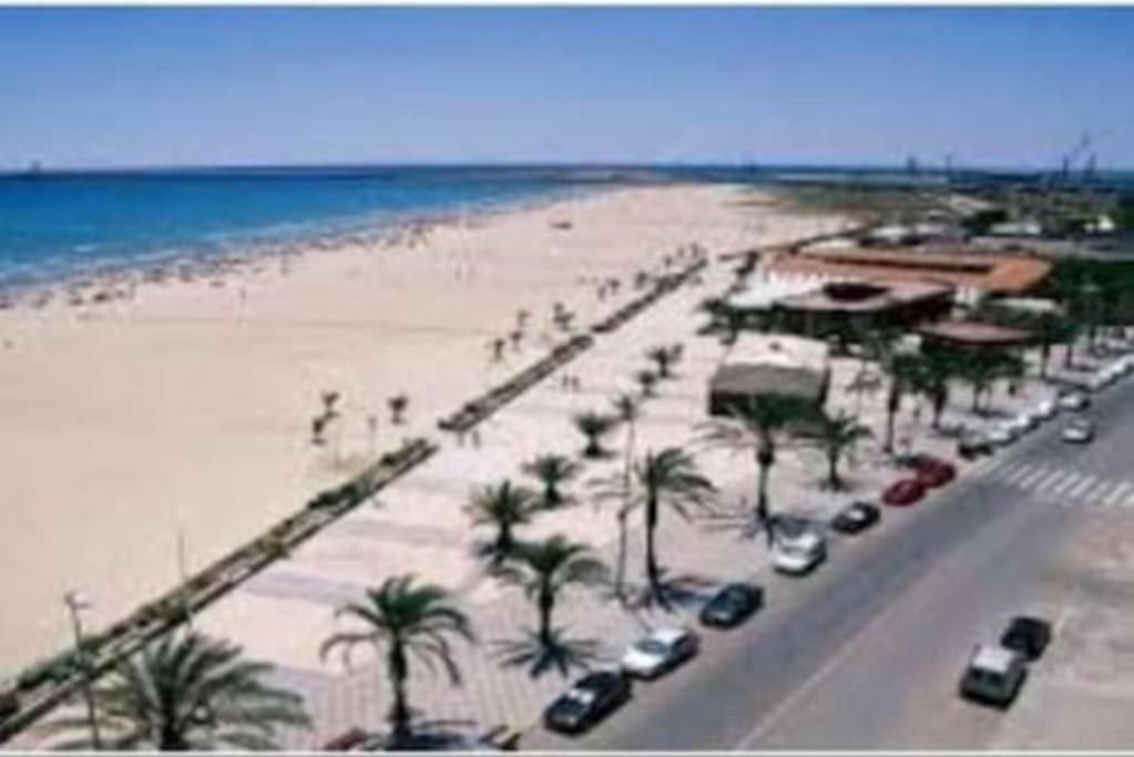 Coqueto Junto A La Playa.